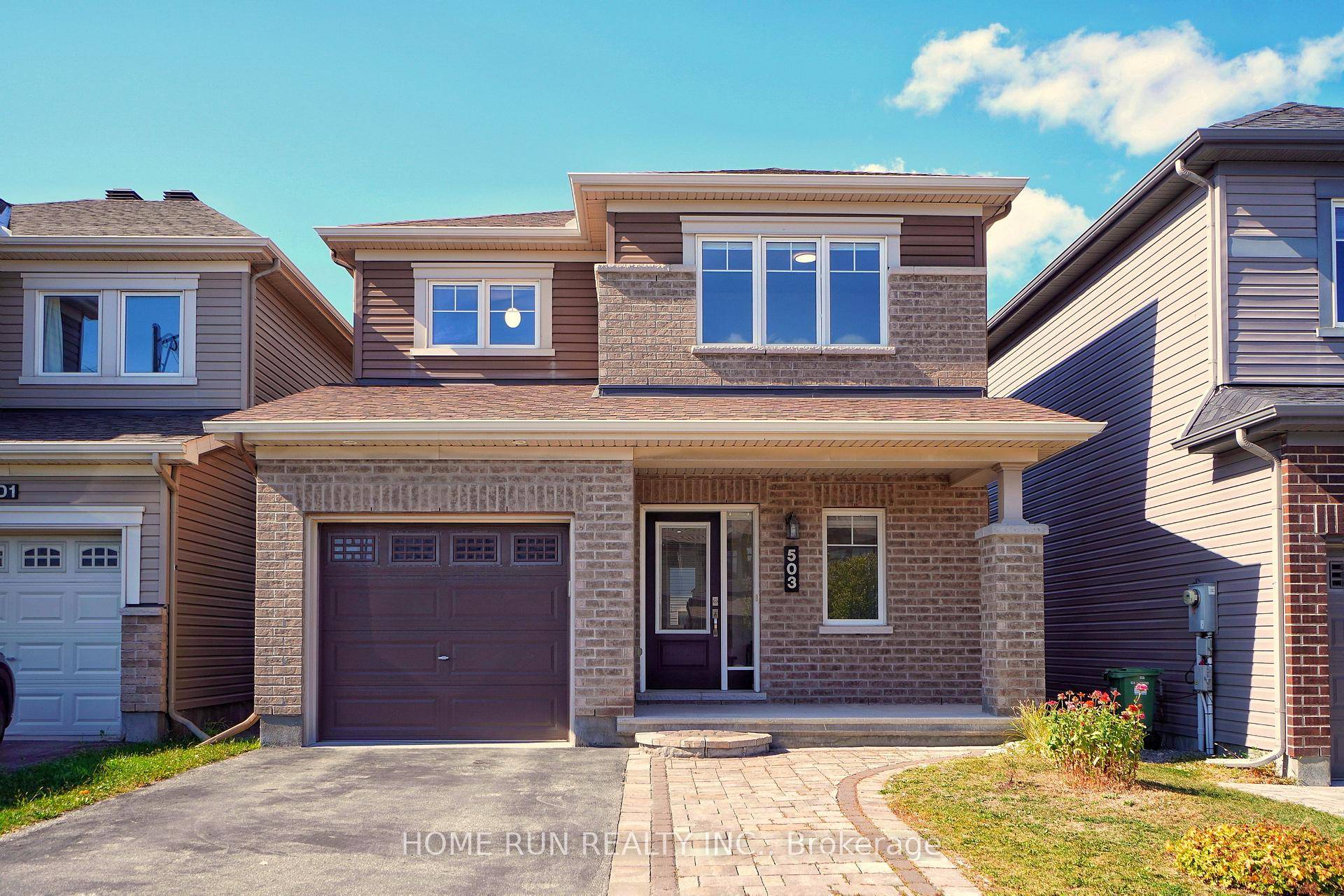 Stunning SINGLE DETACHED HOME in the sought after Arcadia community of KANATA LAKES.