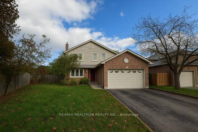 Welcome to 21 Vanessa Place a beautifully maintained two storey home in one of Whitby's most desirable neighbourhoods.