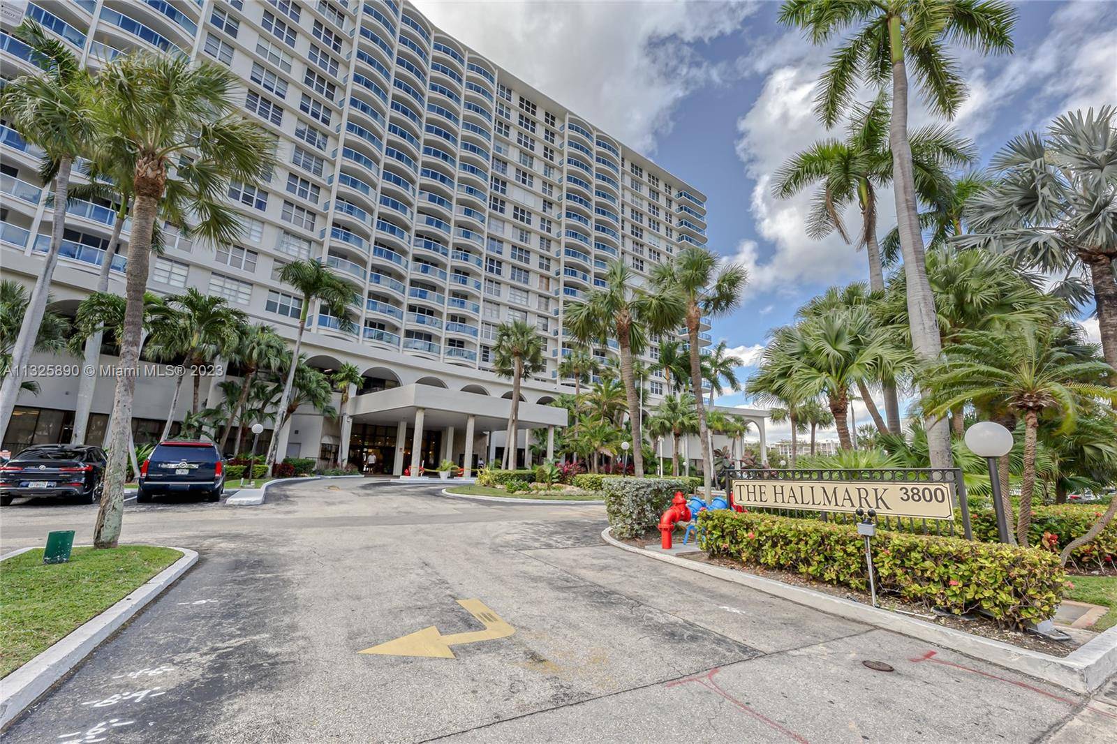 Spectacular, remodeled home in the sky located in the resort area on Hollywood Beach.