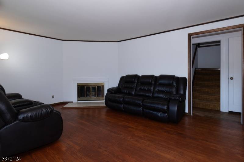 Bring Your Vision to Life 5 Bedroom Colonial with Endless Potential !