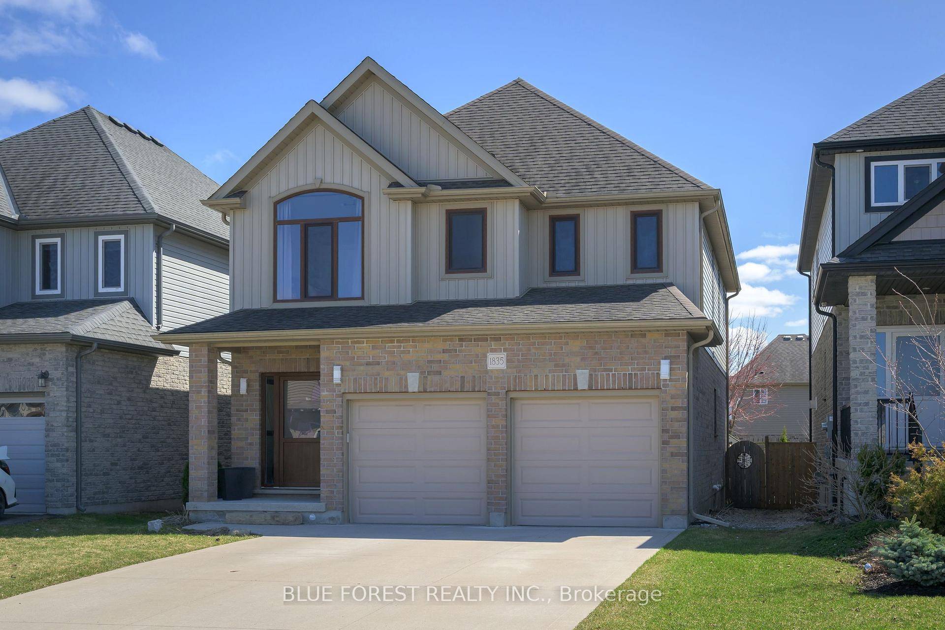 FORMAL MODEL HOME ! This two storey, 4 bedroom, 2, 850sqft home is located in desirable Cedar Hollow neighbourhood !