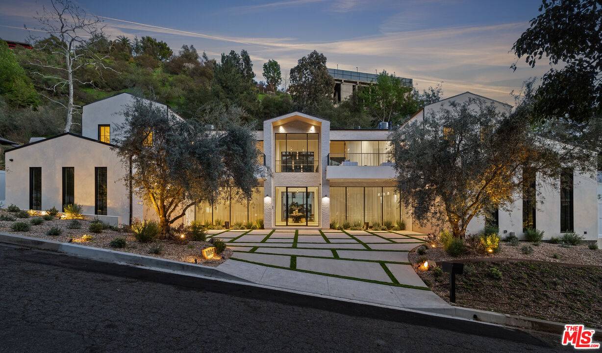 10950 Verano Rd 6BR Bel Air La