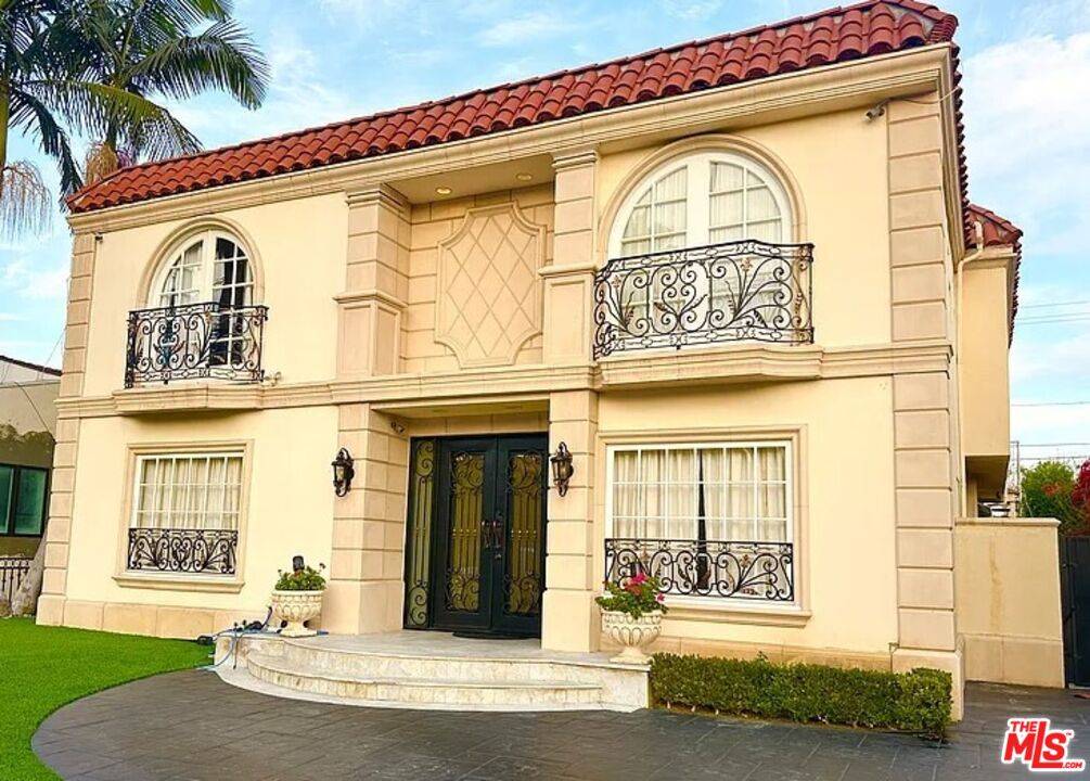 268  S Palm Dr 6BR Beverly Hills La