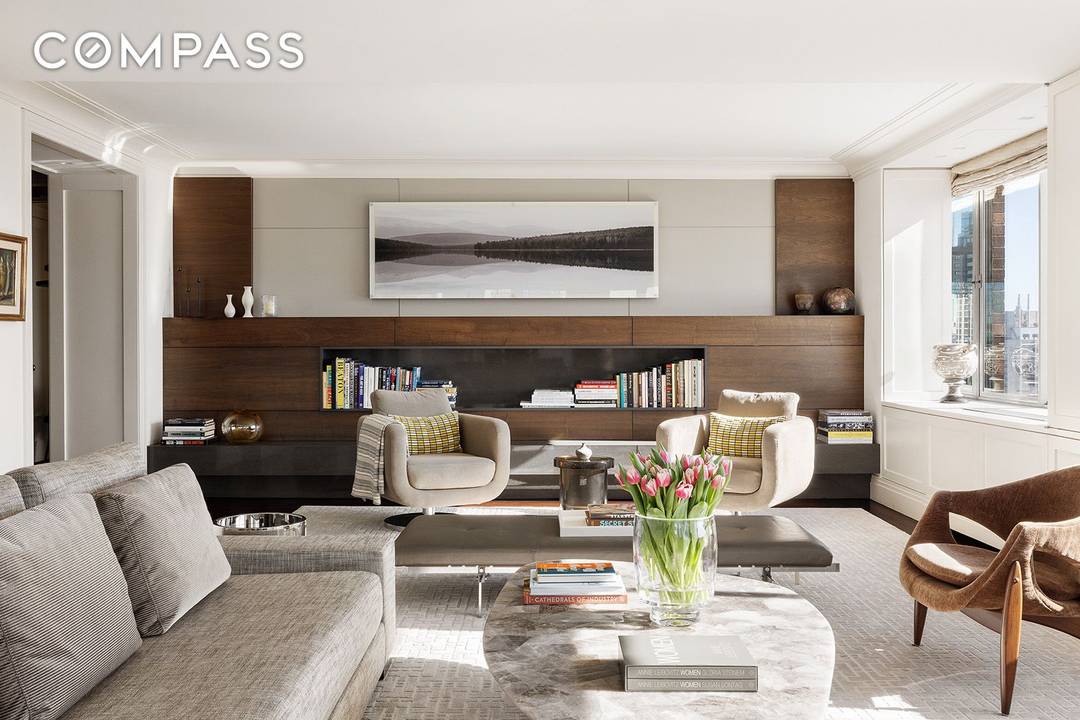 Welcome to 37AB at 111 West 67th Street, a high floor, truly mint condominium defined by its extraordinary panoramic views over Central Park, and the Manhattan skyline.