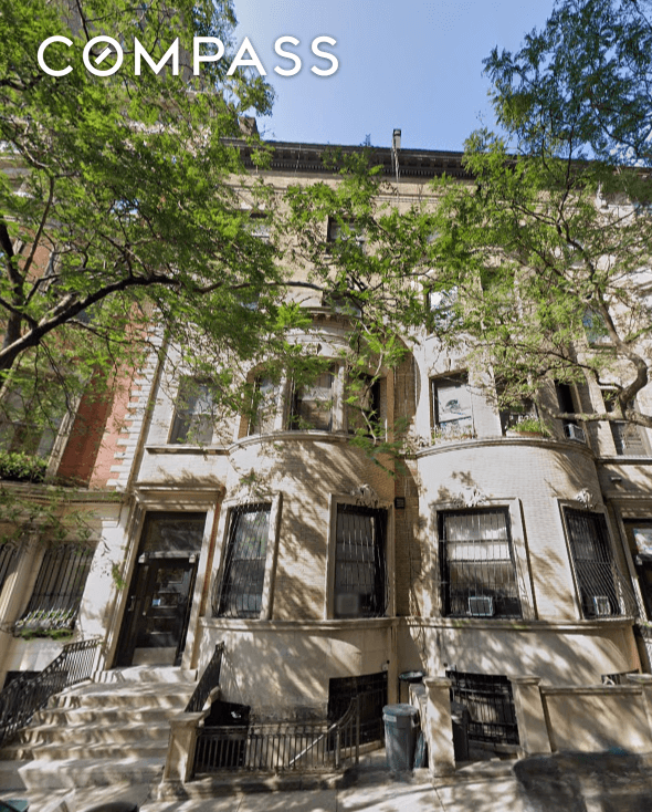 UWS MANSION OPPORTUNITY Delivered Vacant, 50 Wide Townhomes A rare mansion opportunity for the discerning buyer.
