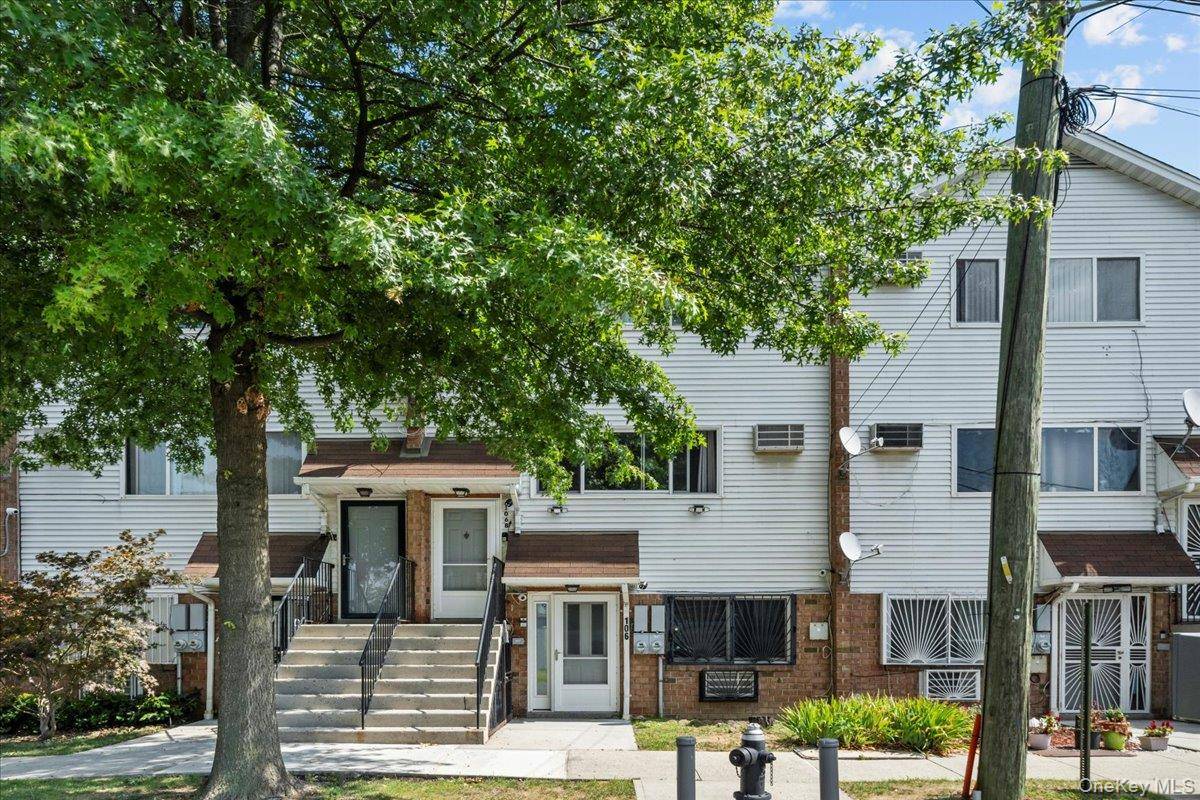 Charming 2 Family Home in Clason Point ShoreHaven Community Welcome to this well maintained, turnkey ready 2 family home located in the desirable Clason Point neighborhood of the Bronx.