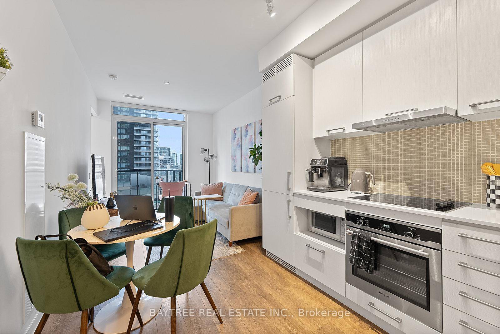 Prime Location Walking Distance To Ocad University, Financial District, Queen West, King West, Public Transit And Toronto's Waterfront.