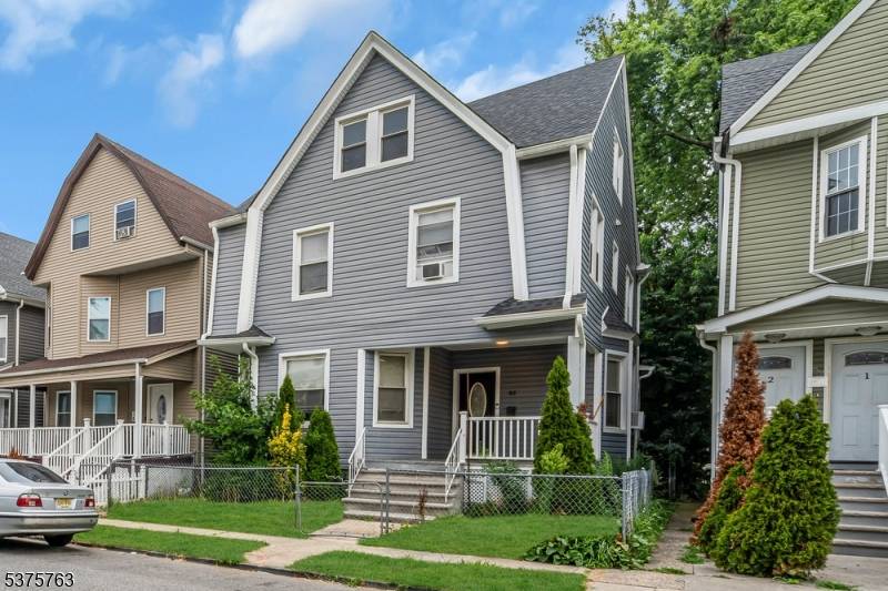 Welcome to this incredibly spacious 6 bedroom home, perfect for those seeking room to grow !