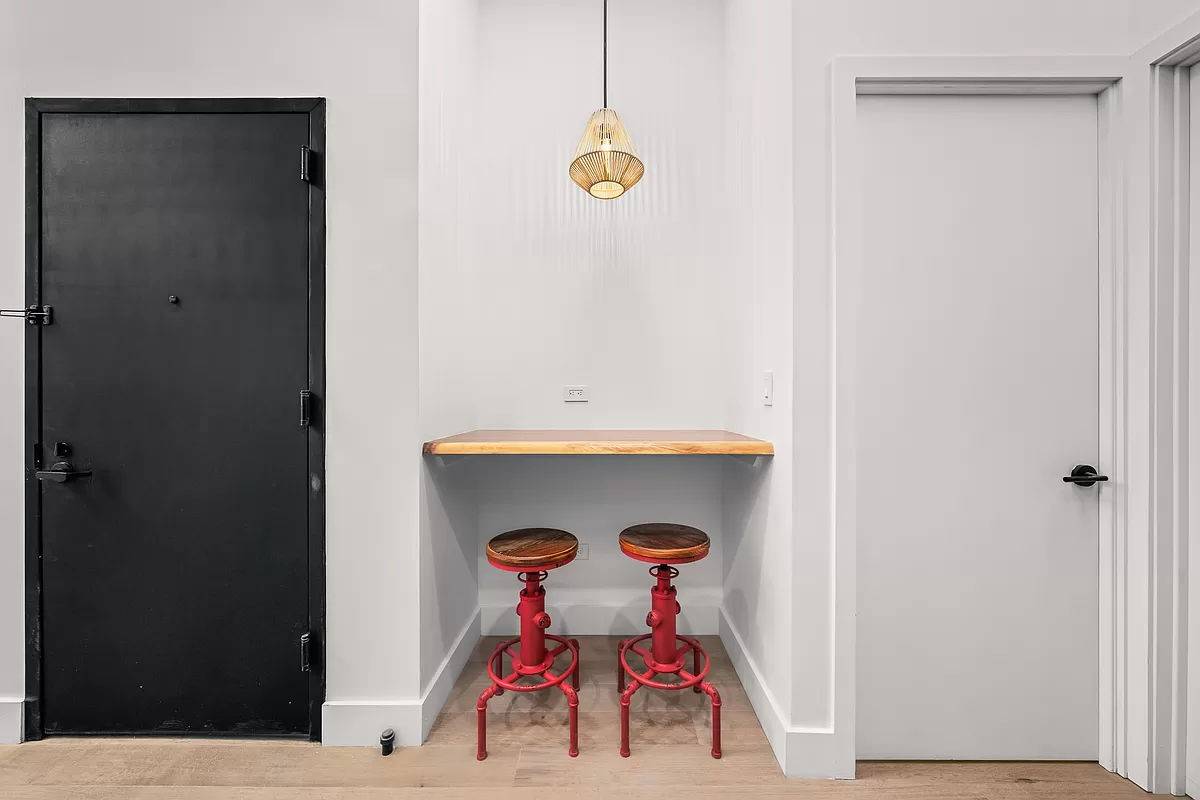 Welcome to Knicki727, a Timeless Luxury New Development in BushwickThis 4 Story Building offers 8 Luxurious Rental Units ranging from 3 5 Bedroom Homes.