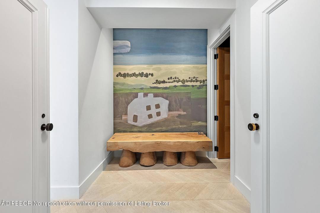 Residence 712 at the Palm Beach Biltmore is a newly gut renovated residence of the highest caliber.