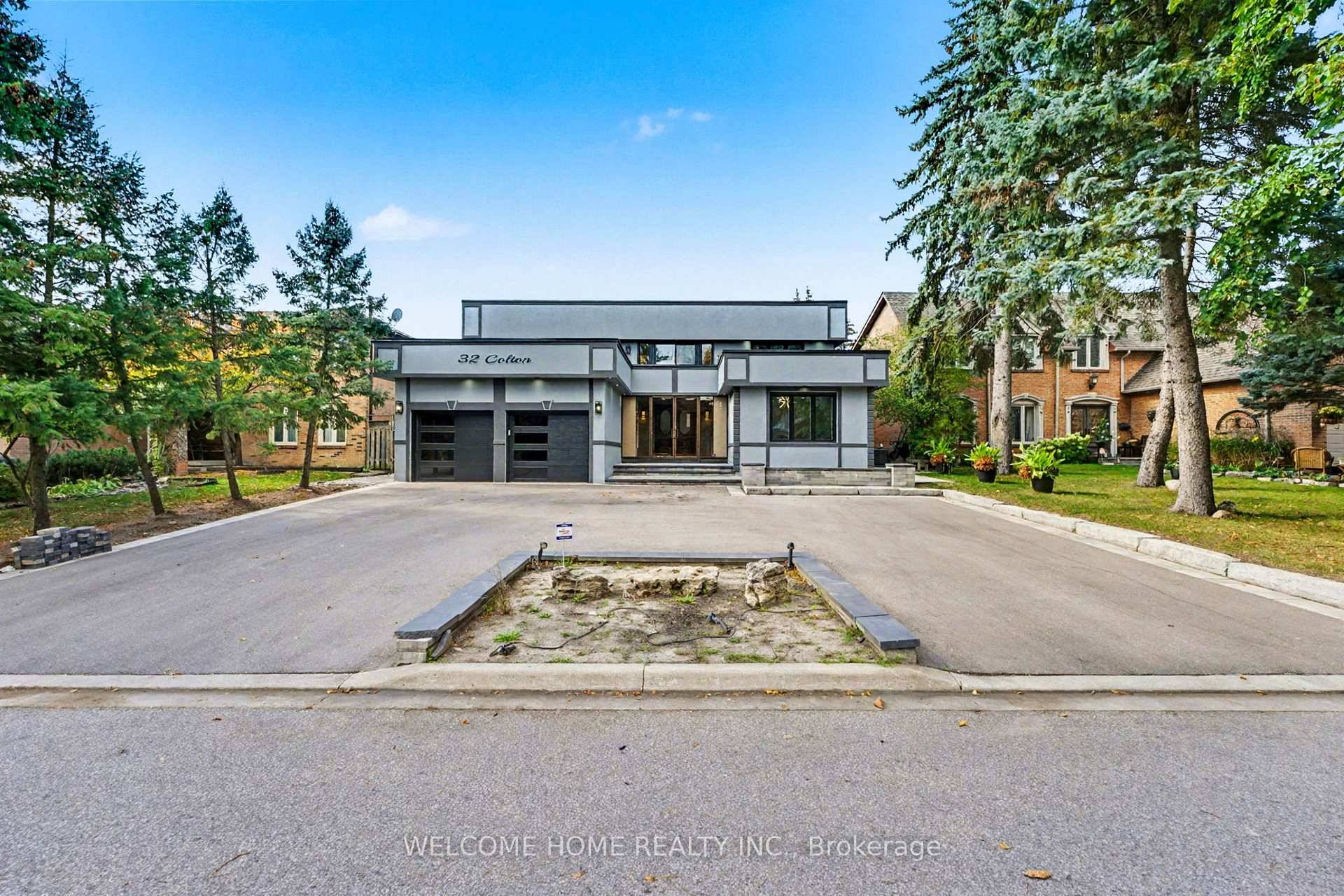 FULLY RENOVATED RECENTLY, MOVE IN READY !