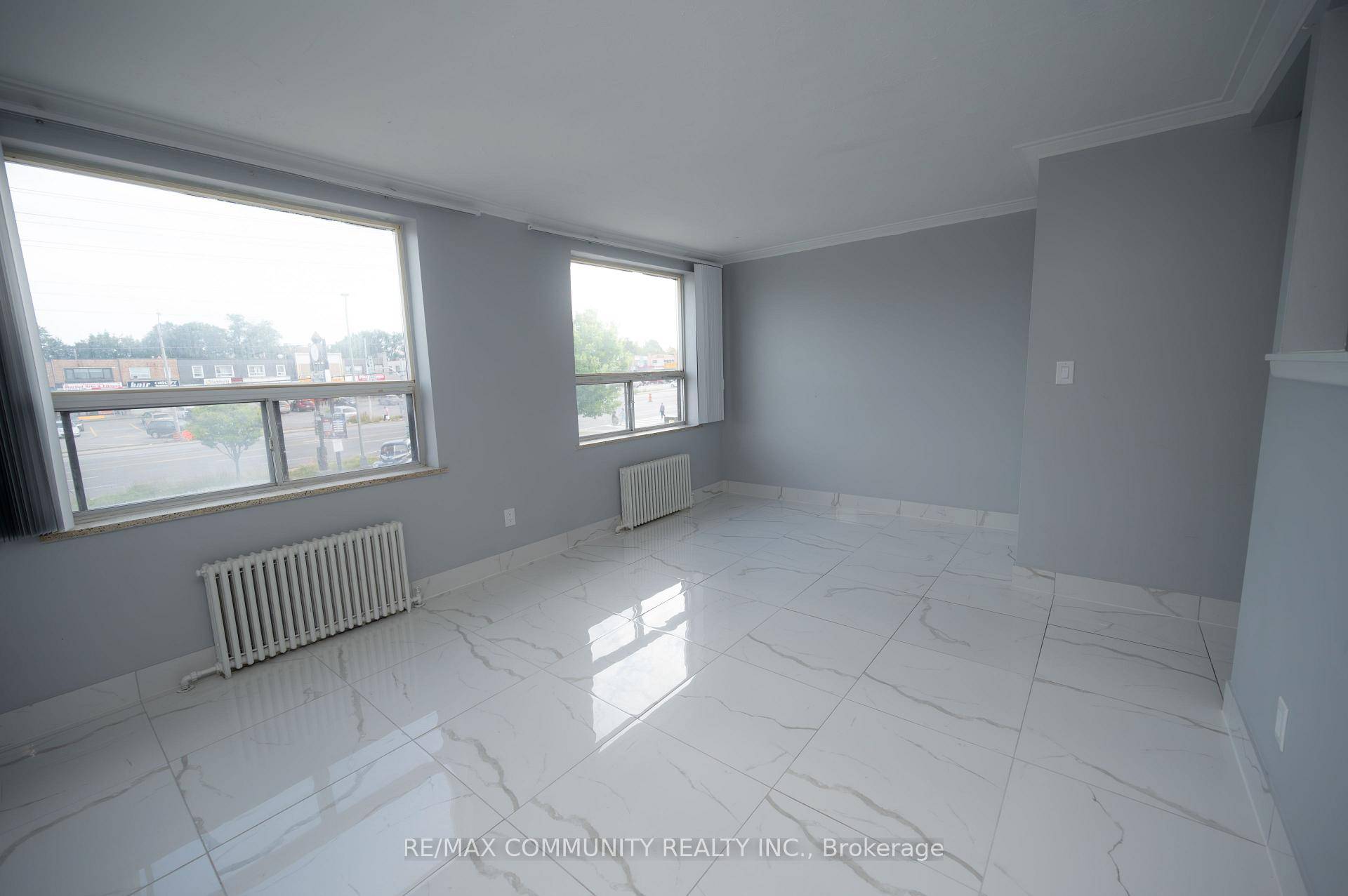 Newly Renovated amp ; Spacious Upper Level Apartment on Eglinton !