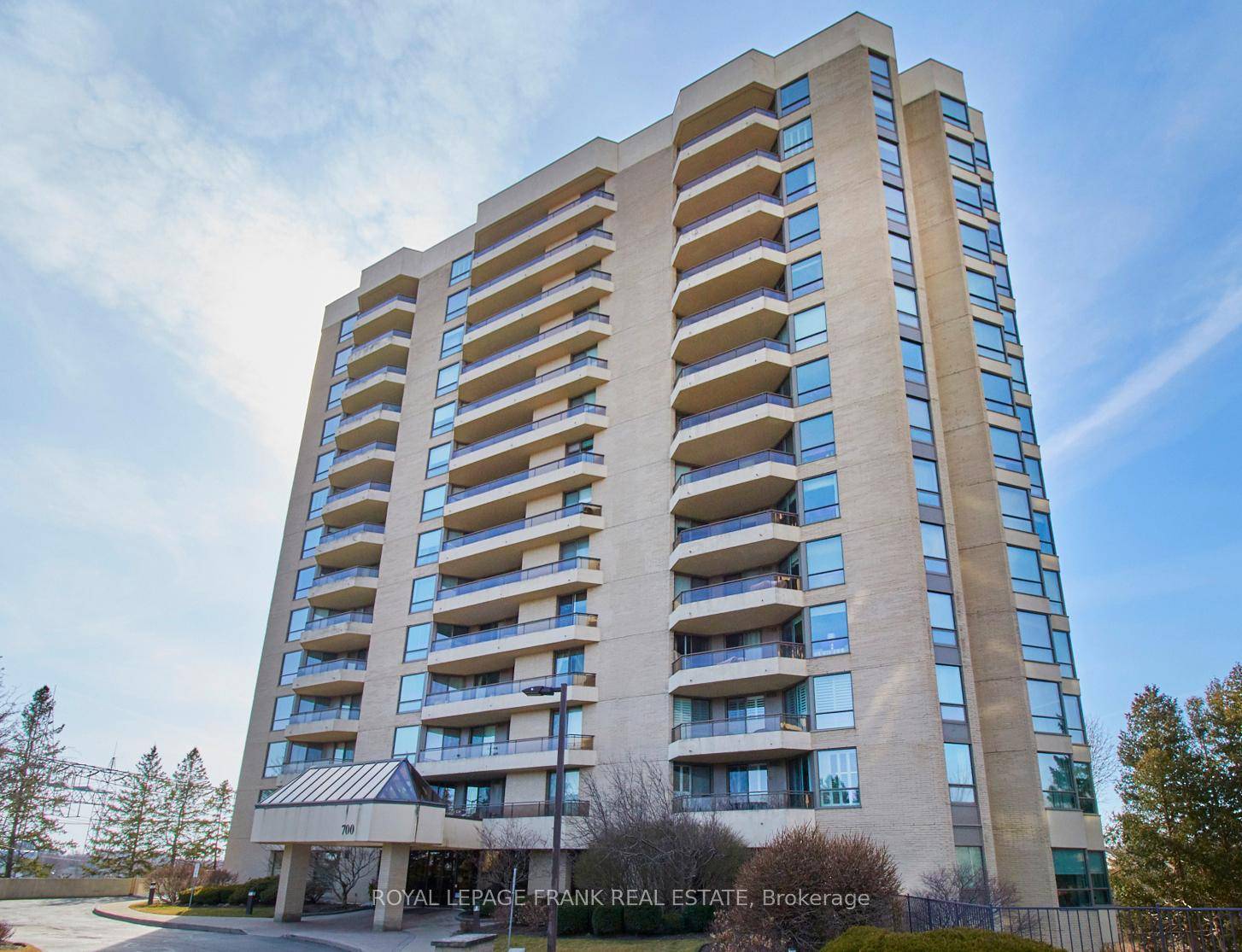 Welcome to one of Oshawa's premier luxury condos !