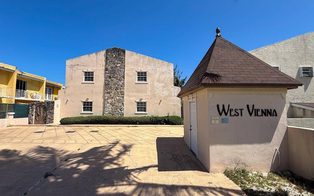 WEST VIENNA HAMPTON RIDGE Condo Cable-Beach New-Providence