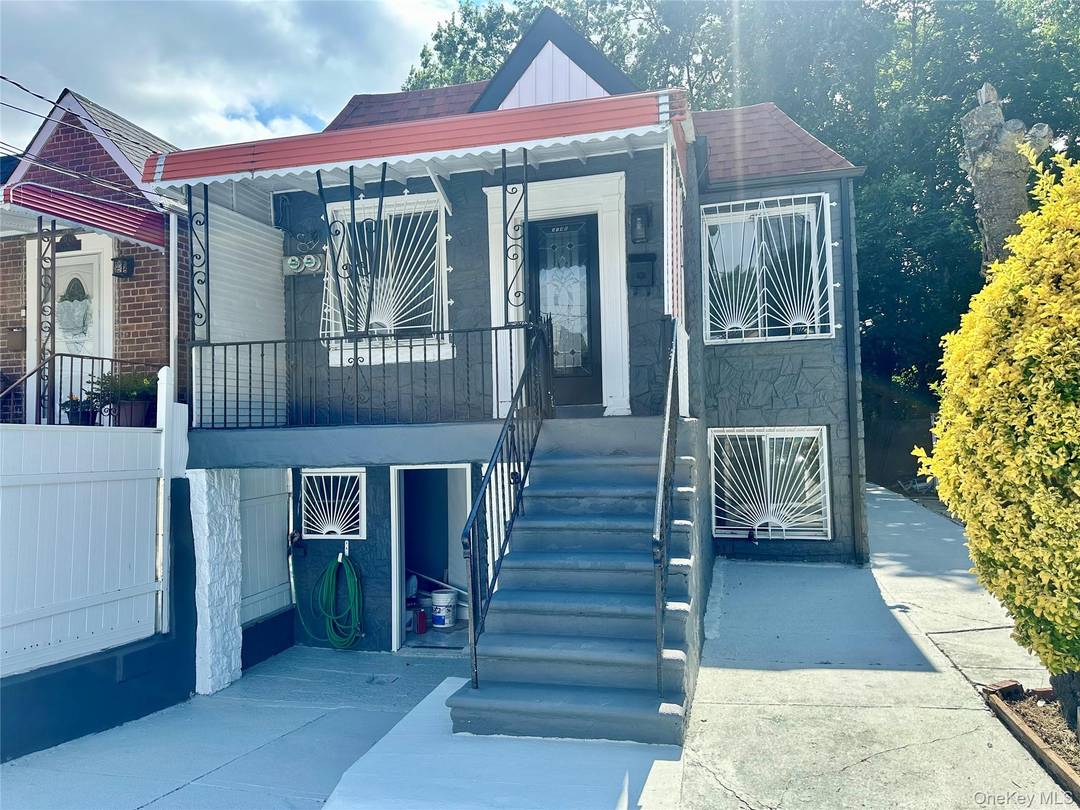 BACK ON THE MARKET ! ! ! !