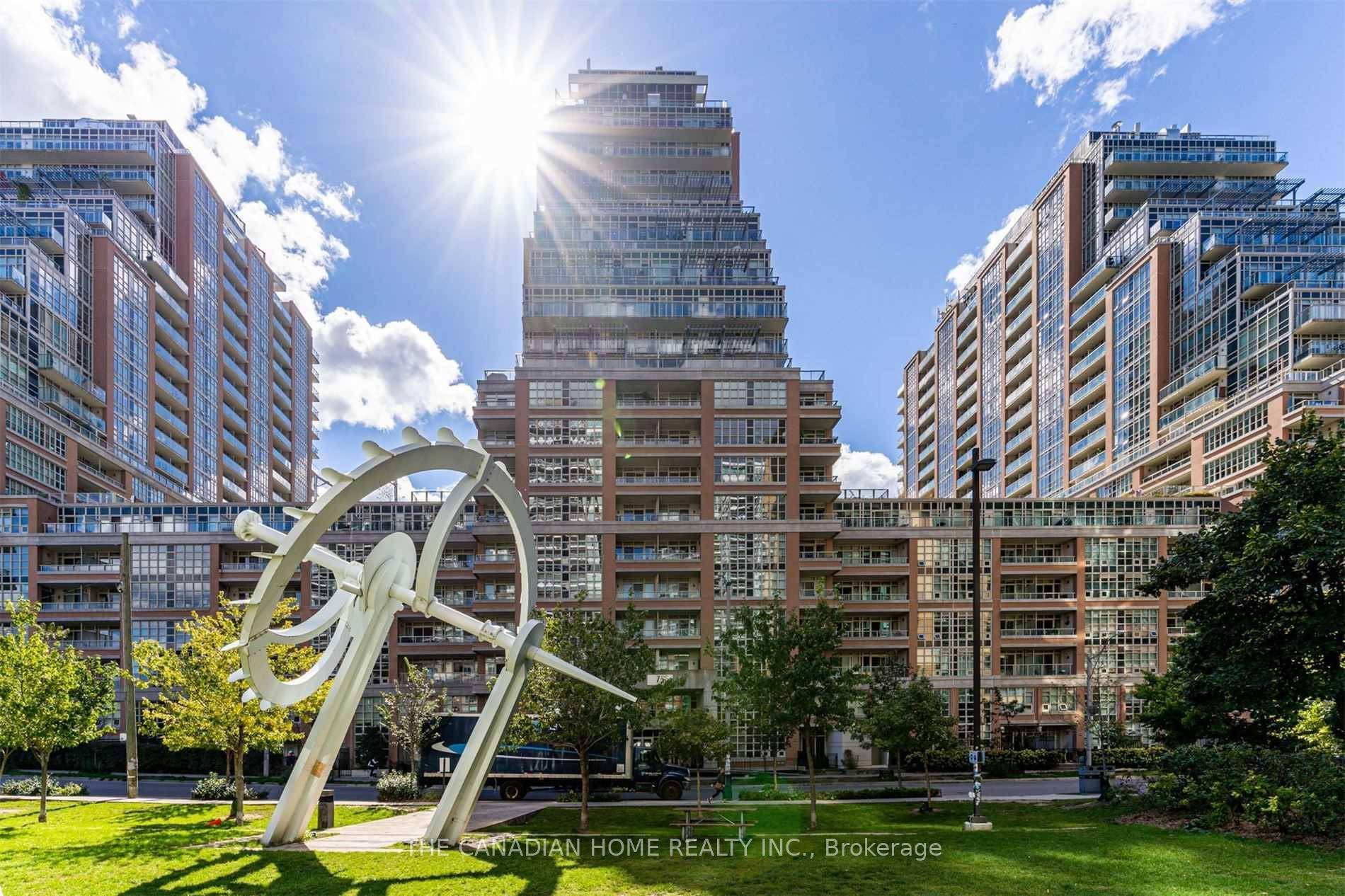 Live in the Heart of Liberty Village Stylish 1 Bedroom suite with Parking amp ; Locker !