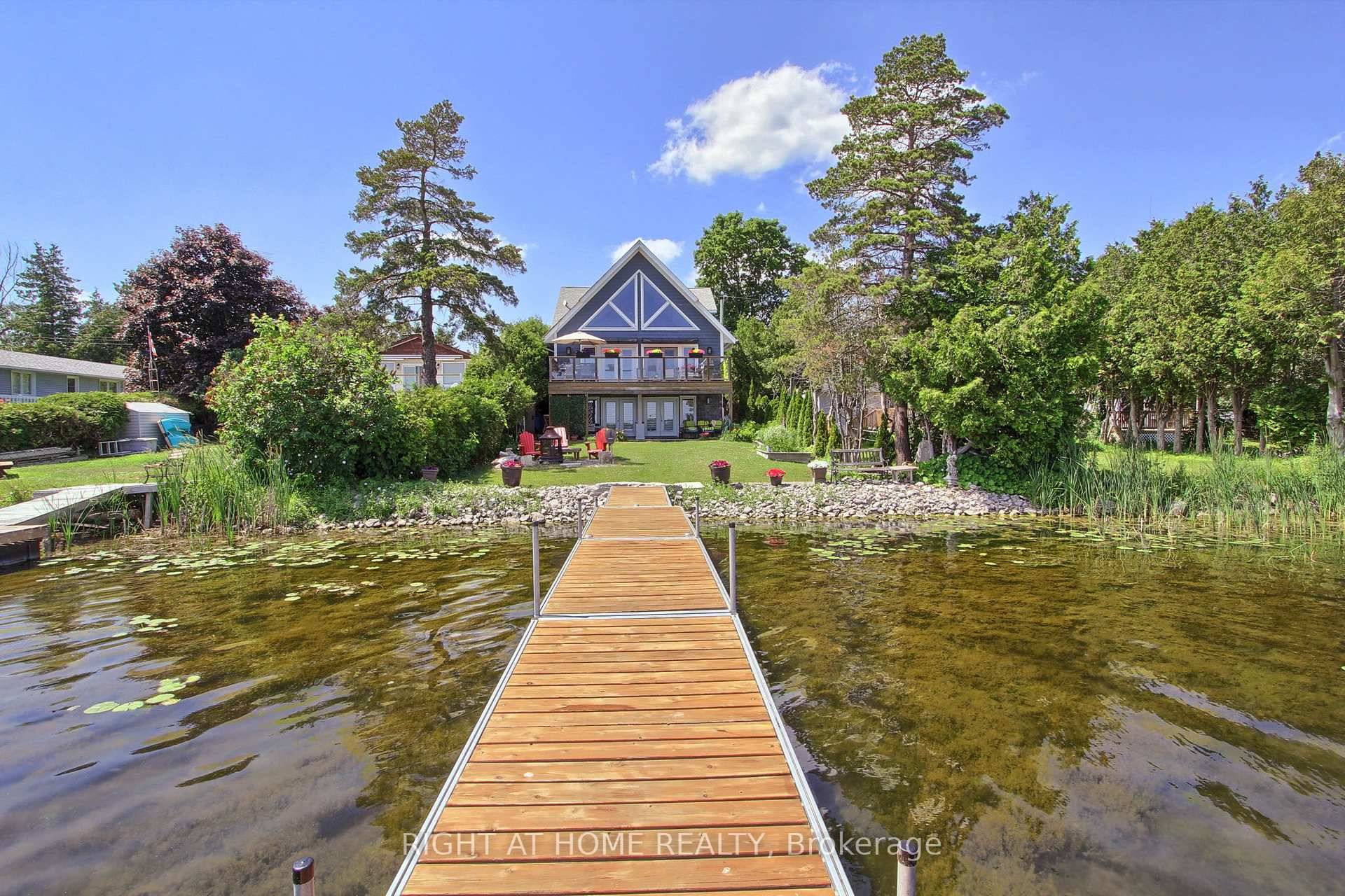 Escape to the waterfront in Kawartha Lakes !