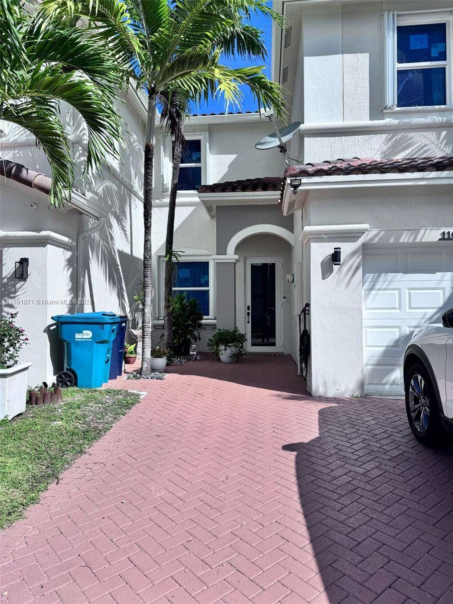 This exceptional 3 beds, 2.