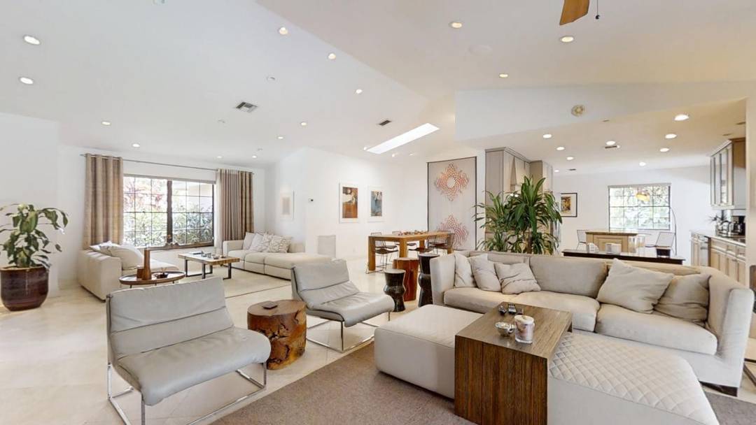 Newly updated kitchen, Located in Beautiful New Floresta, this furnished 4 Bed 2 Bath home.