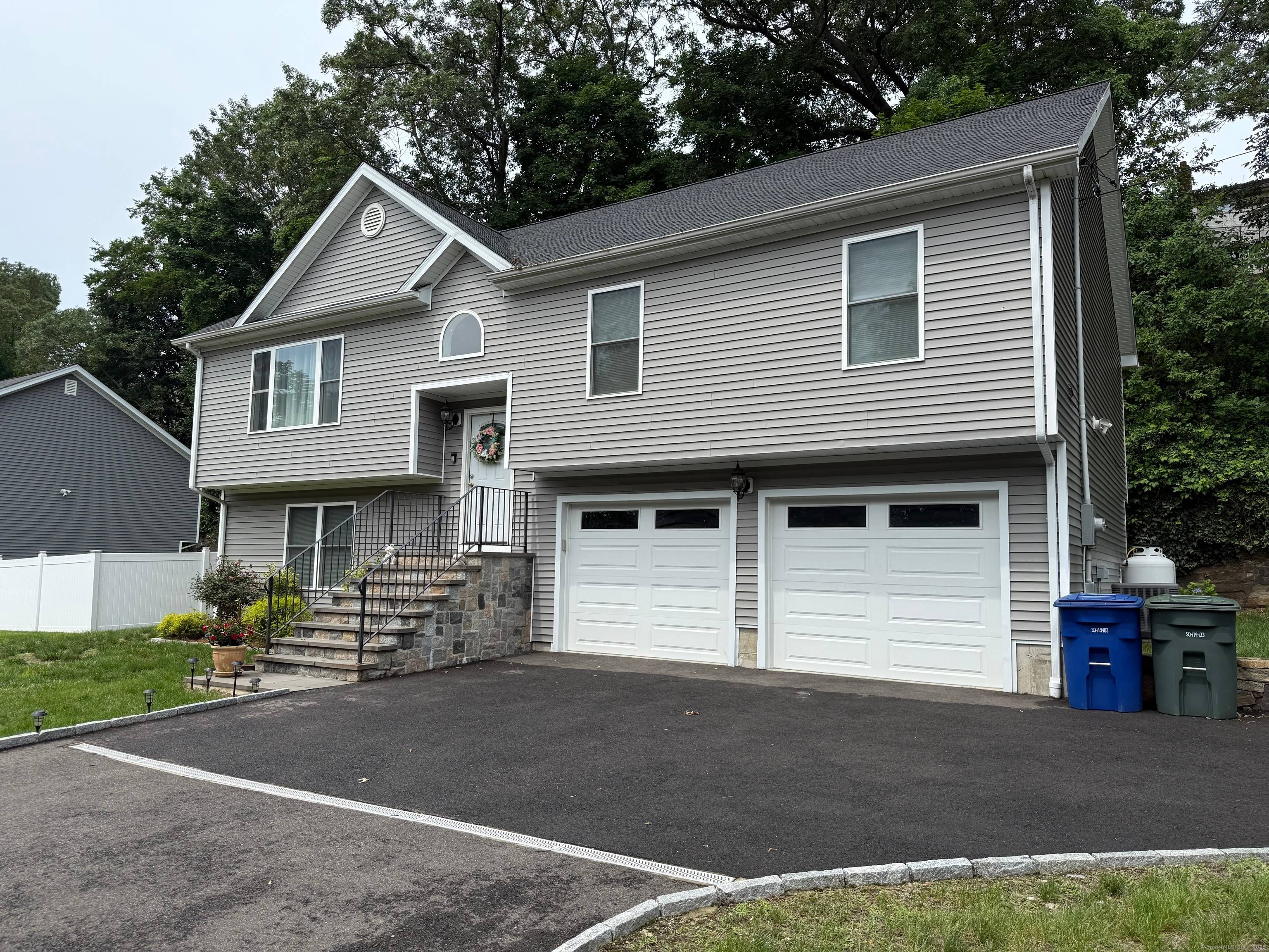 Welcome to 533 Seltsam Rd Modern Living in Bridgeport's Desirable North End !