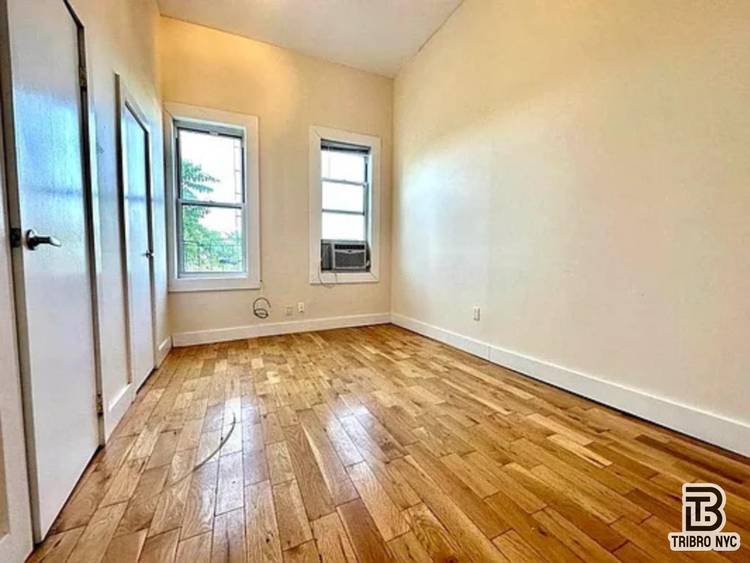 Amazing 3 bedroom 2 bath in Greenpoint.