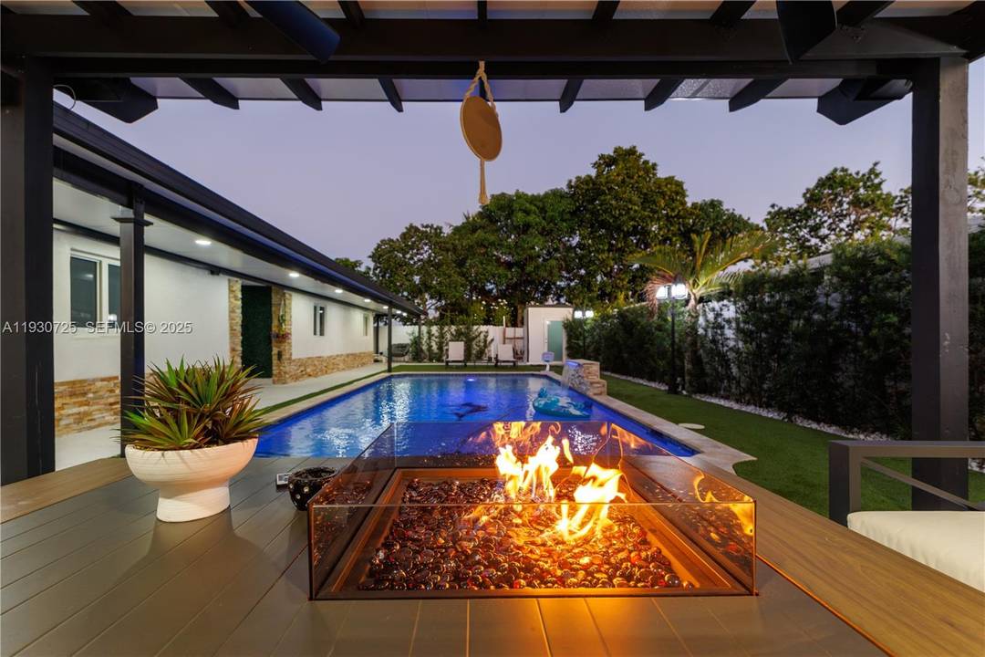 Beautiful and spacious residence located in one of the most convenient areas of Miami Gardens.