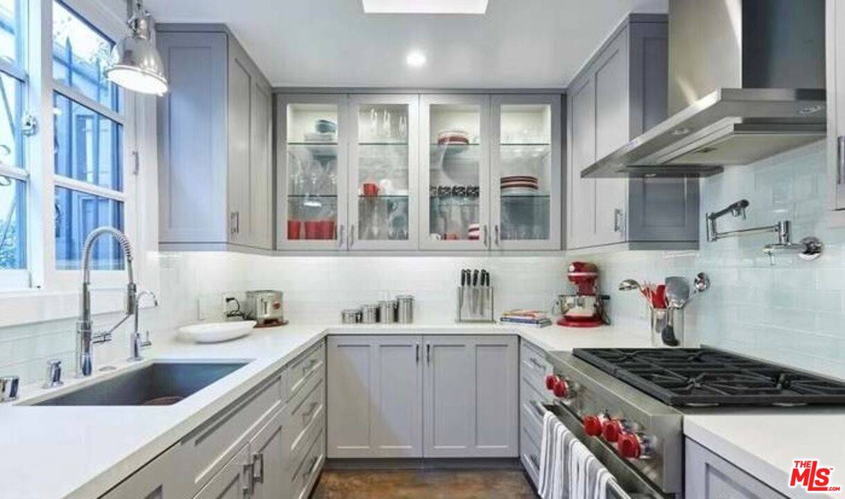 9023   Cynthia St 2BR Sunset Strip La
