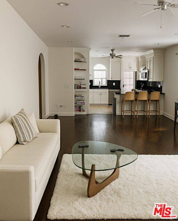 928  N Genesee Ave 4BR Hollywood Hills East La