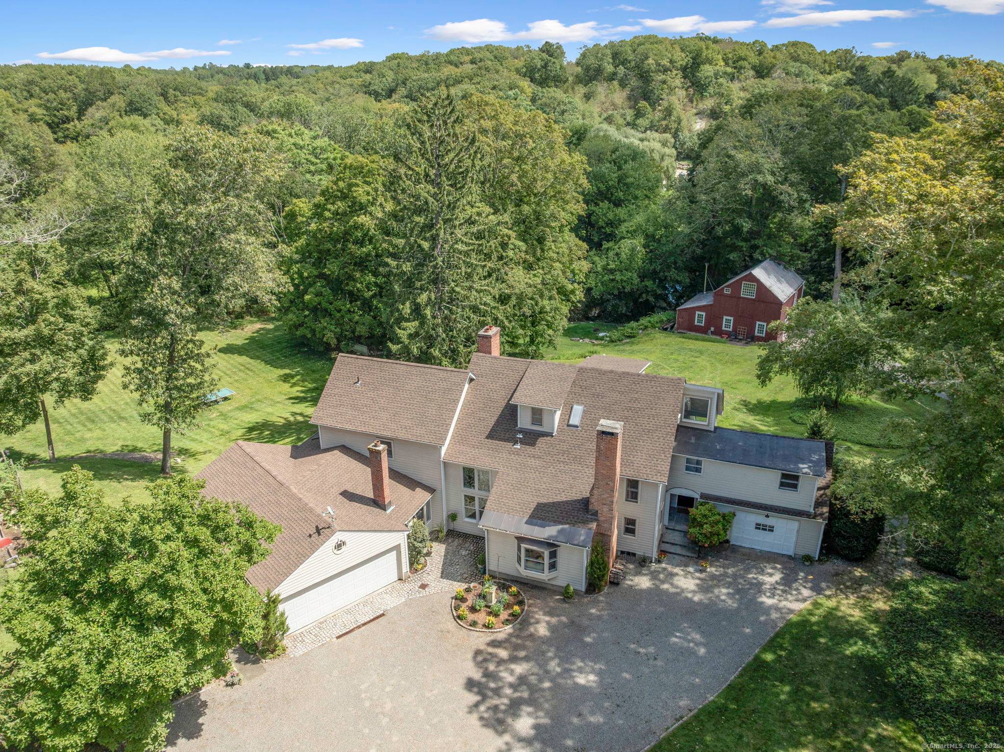 This stunning property seamlessly blends modern farmhouse charm with a touch of Museum of Modern Art sophistication.