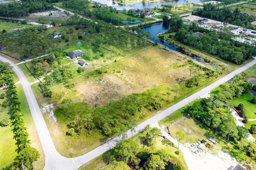 Build Your Dream Home on 5 Serene Acres in Prestigious Homeland The perfect opportunity to build your custom estate on 5 pristine acres in an exclusive equestrian community known for ...
