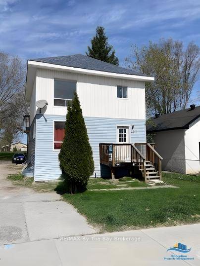 Midland tri plex with easy access to downtown.