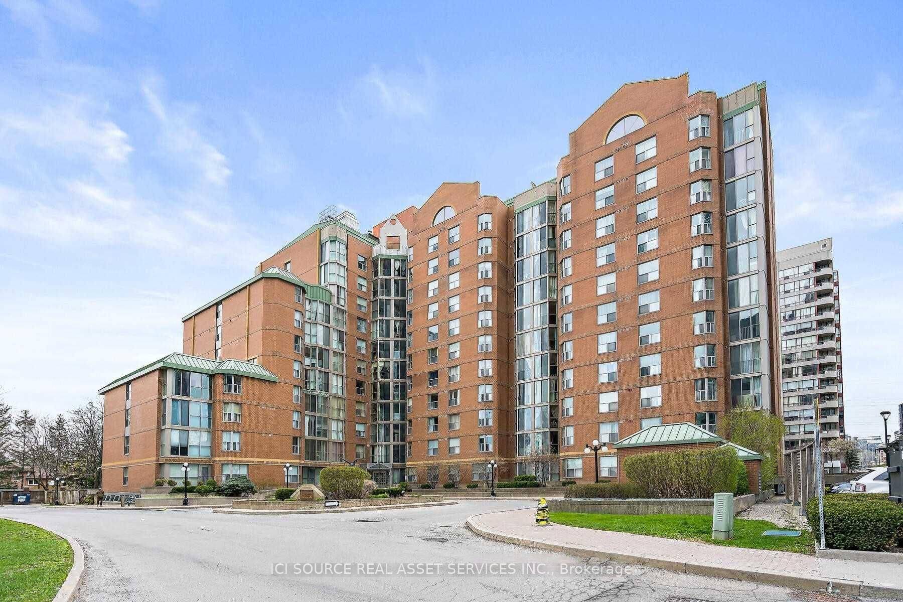 Newly renovated, spacious and convenient !