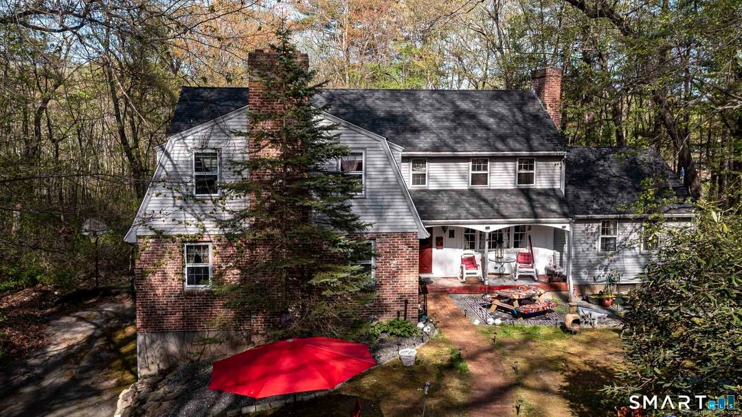 Cul de sac location adjacent to park in center of town.