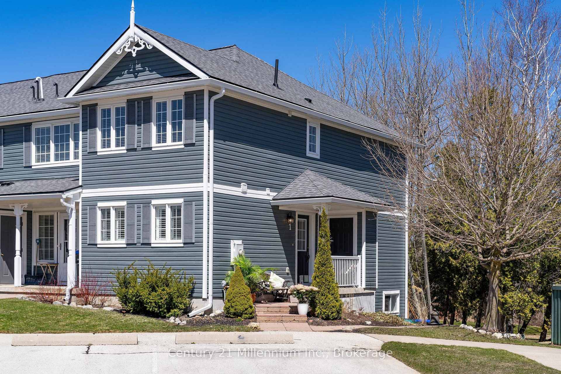 Bright and spacious end unit condo in the desirable Briarwood community of Collingwood, backing onto Cranberry Golf Course !
