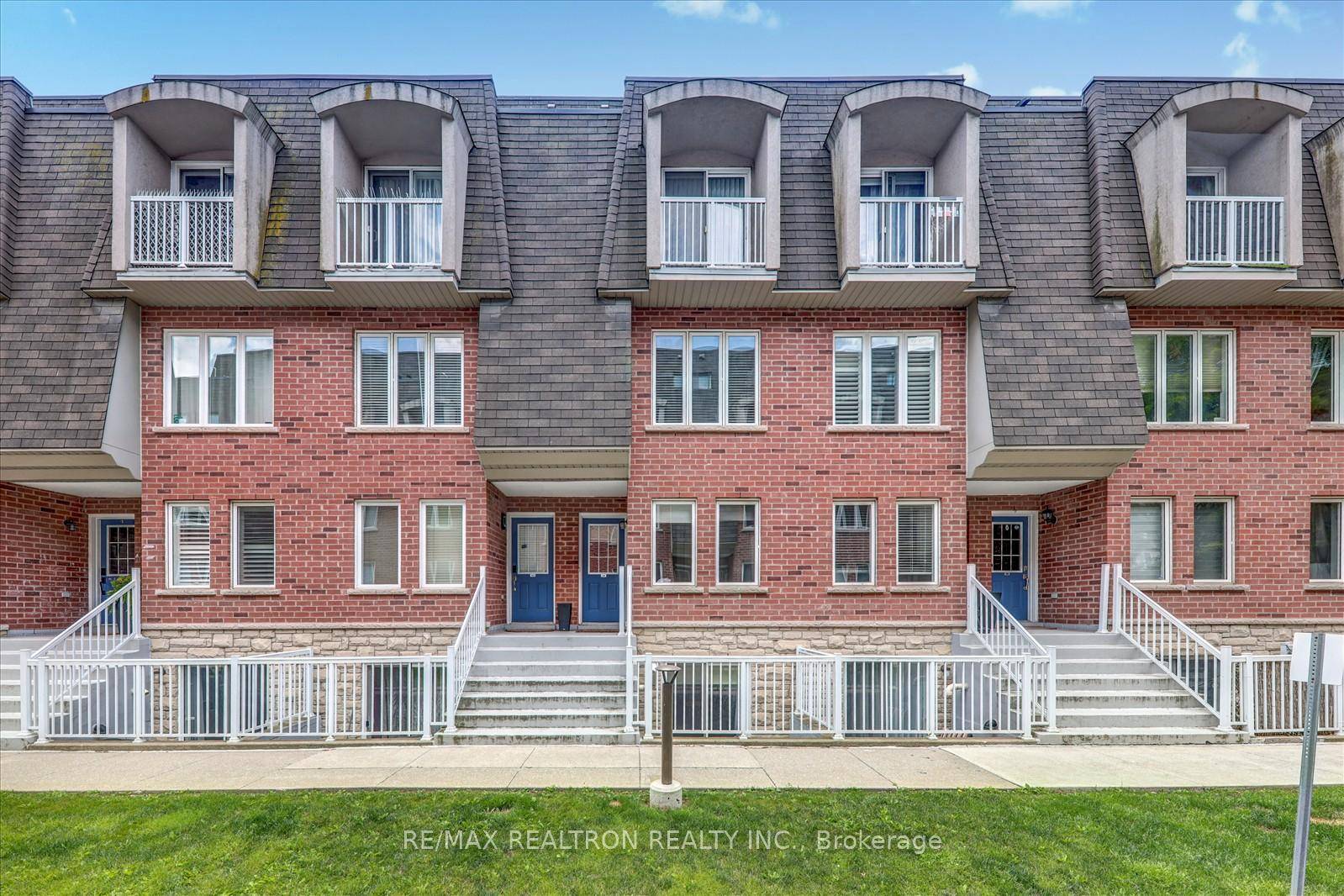 Welcome To 34 35 Foundry Avenue !