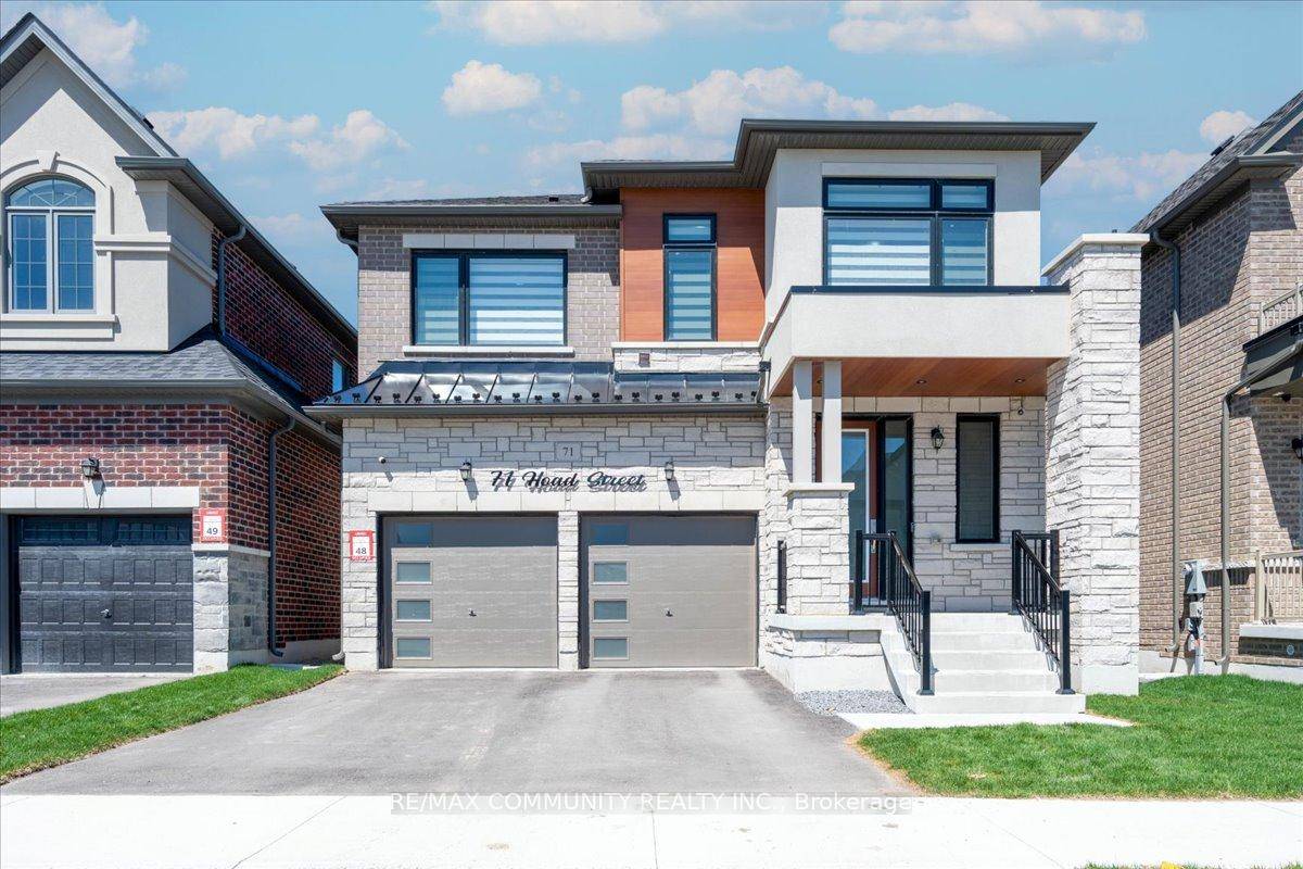 Presenting this modern designed Amazing 2533 Sqf, Lindvest built One year old house with over 100, 000 in upgrades.