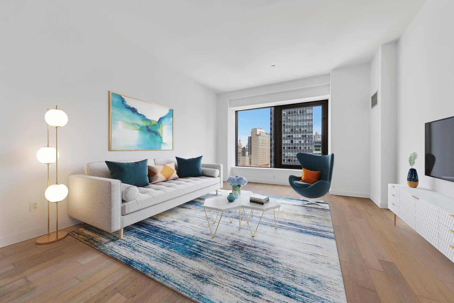 JUST LISTED ! Bright City Views !