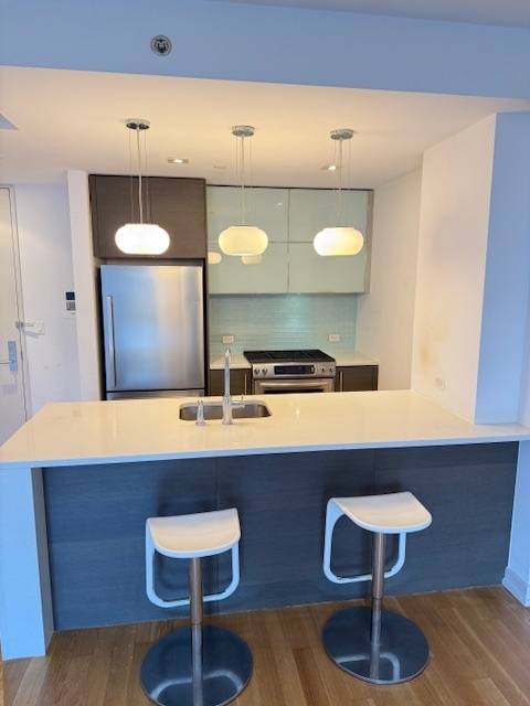 Large 1 Bed 723 SF offering XL Bedroom Living room and can accommodate dining table.