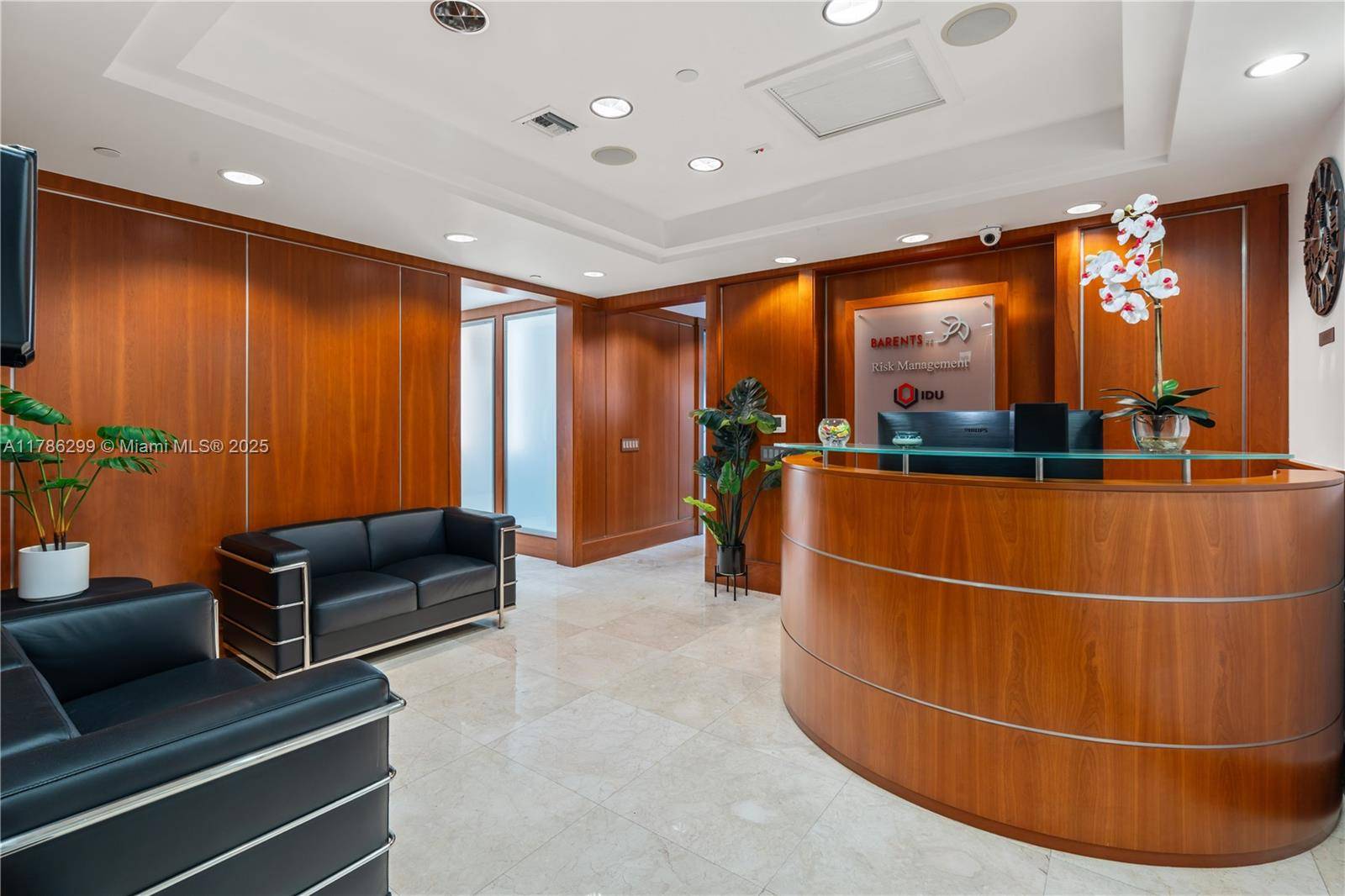 An impressive 2, 501 square foot office in one of Brickell s most renowned Class A office towers.