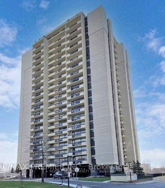 Welcome to this spacious, bright, south east exposure unit !