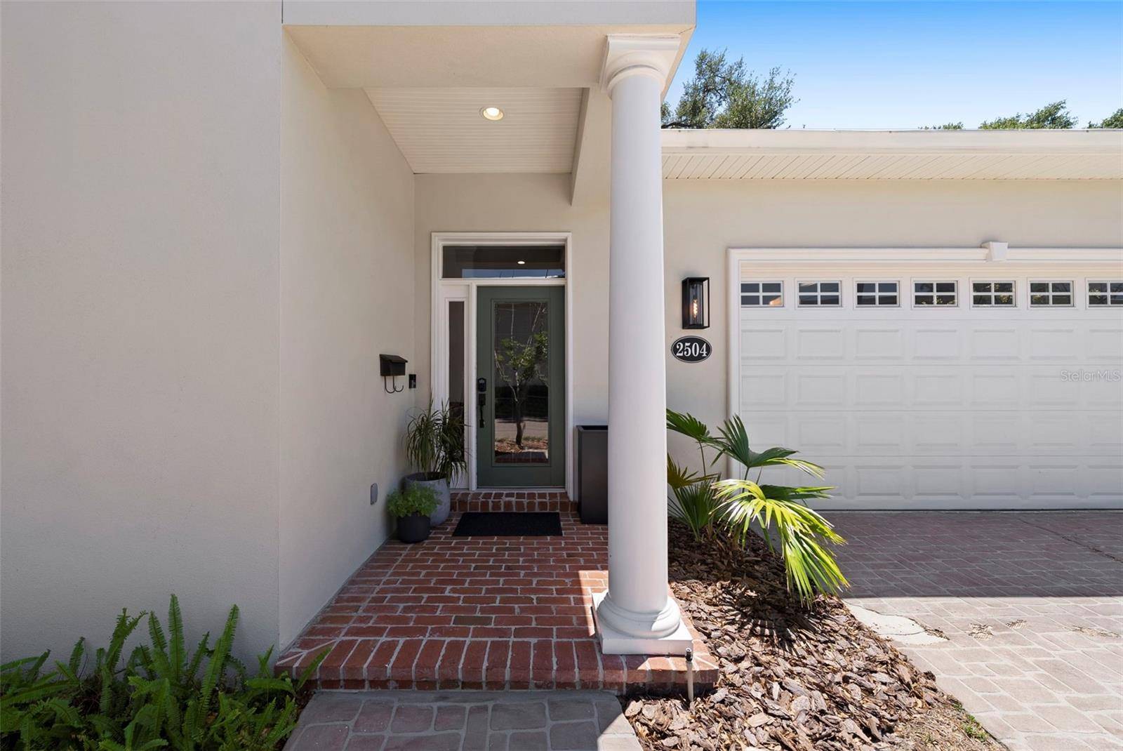 Amazing rental opportunity in the heart of South Tampa.