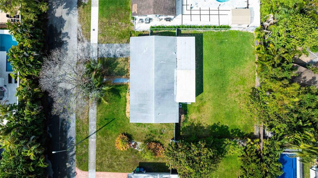 Welcome to this well maintained 3 bedroom, 2 bathroom home that offers a bright and inviting layout with spacious living areas and quality flooring throughout, creating a comfortable and functional ...