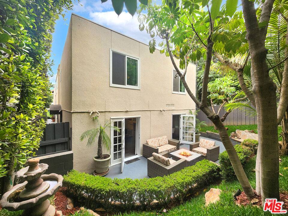 9015   Cynthia St 2BR Sunset Strip La
