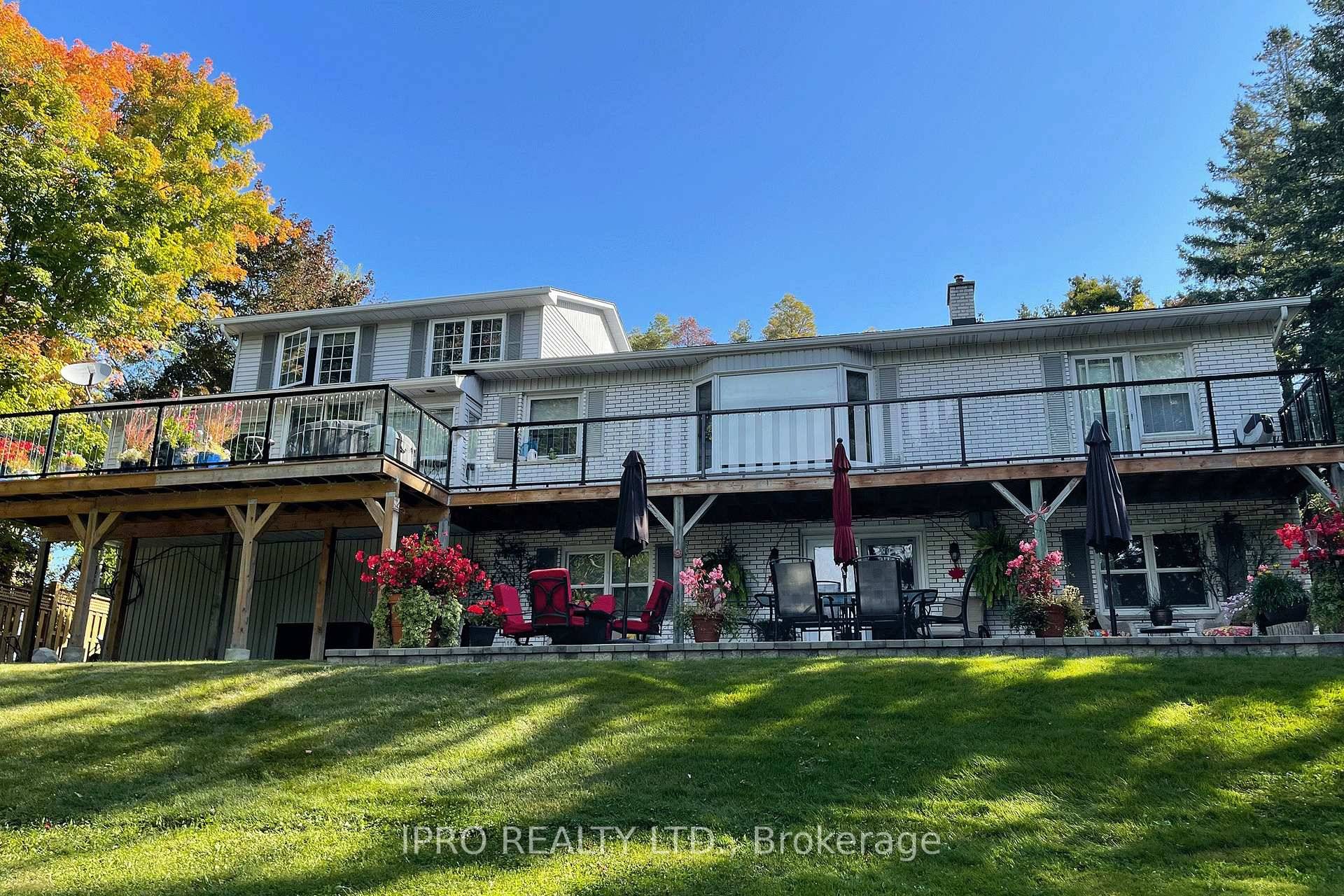 Beautiful 1. 18 acre In Town Property Boasts Sunsets As It Backs Onto The Tottenham Conservation And The Caledon Trail Way Path.