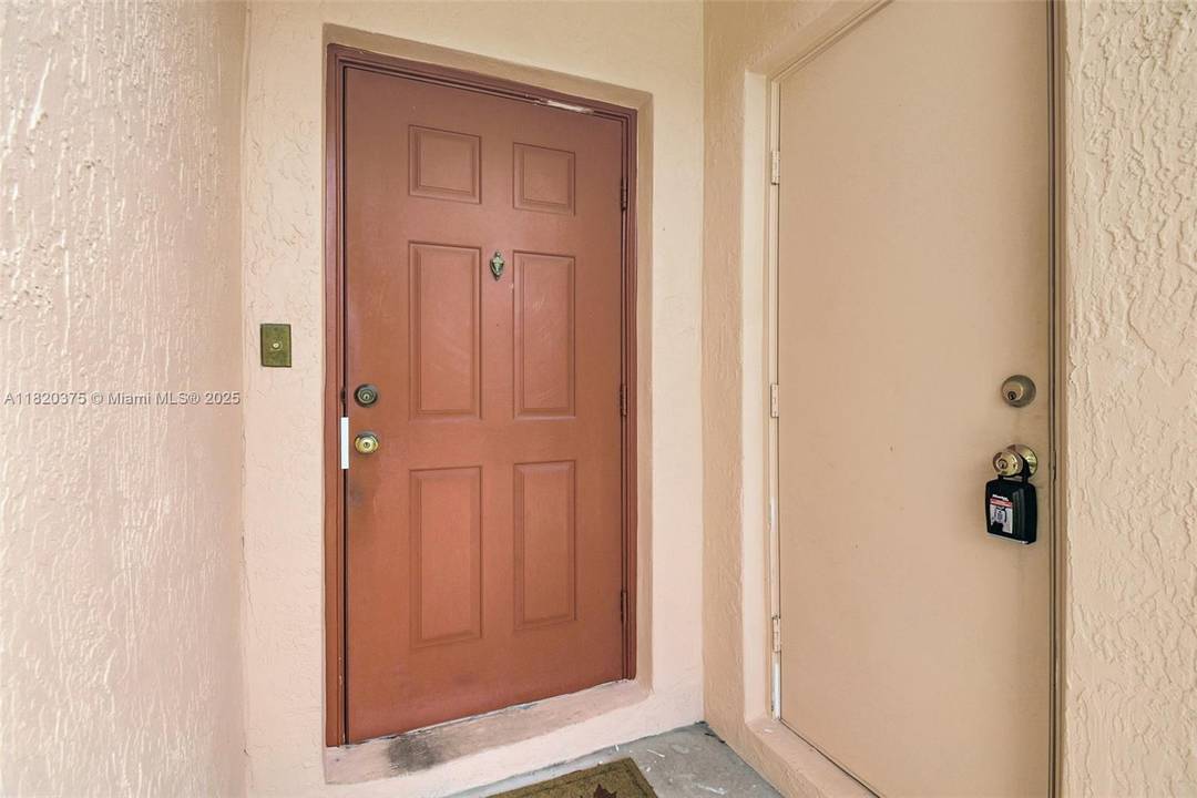 Beautiful 3 bed, 2. 5 bath home in gated Malibu Bay !