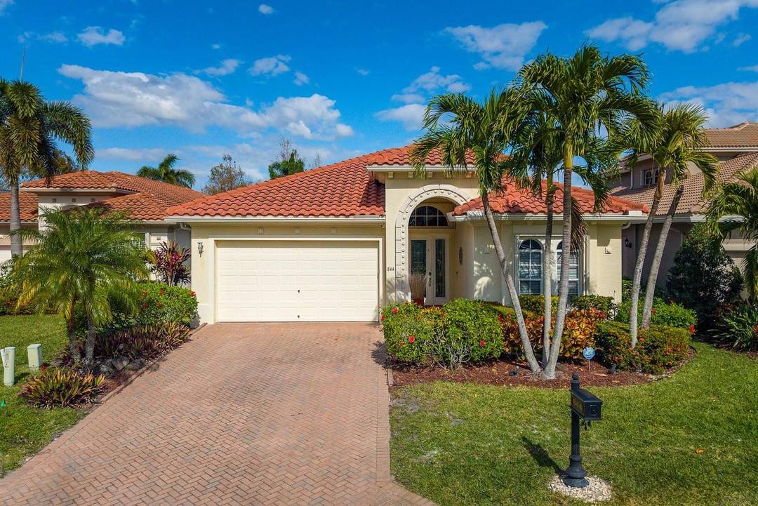 Welcome to your dream home in the prestigious Palm Cove Golf amp ; Yacht Club !