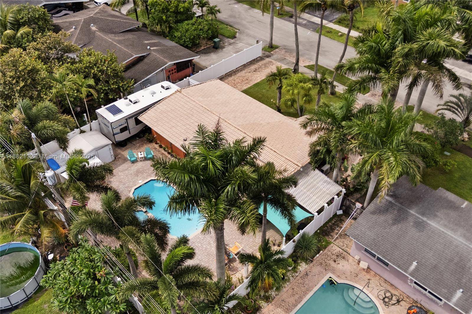 Ft Lauderdale Riverland No HOA Immaculate 2 Bedroom 1 Bath SF Home w private Saltwater Pool Spa !