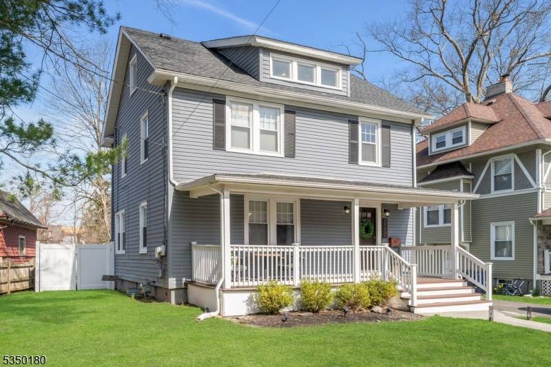 Welcome to 1117 Gresham Road in Plainfield.