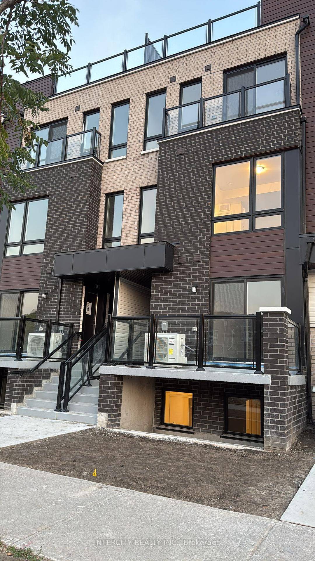 Brand new 2 bedroom stack townhouse.