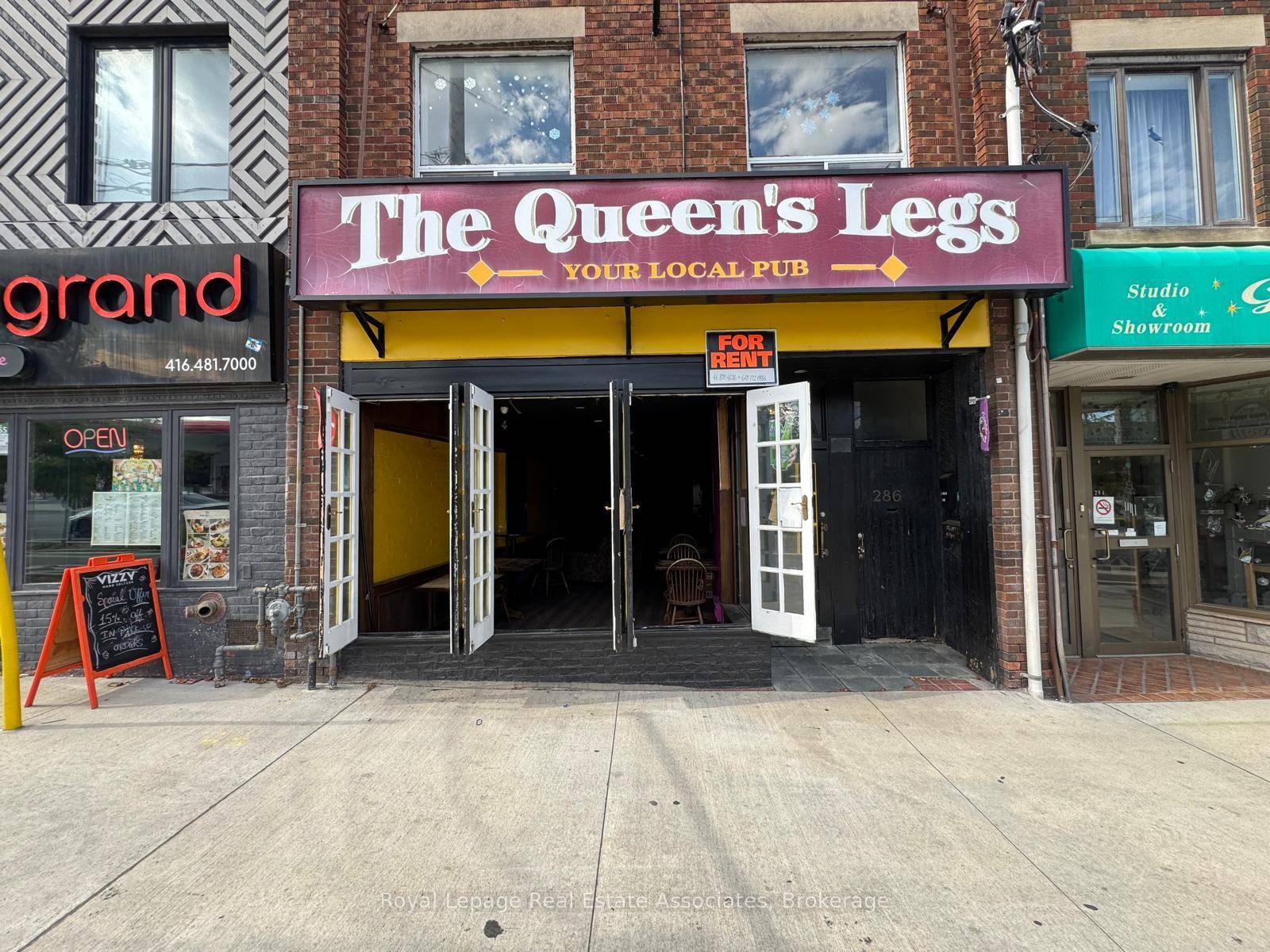 Turn key restaurant opportunity with 15 ft commercial kitchen hood and transferable liquor licence upon approval at Avenue amp ; Eglinton, one of Torontos most high demand intersections.